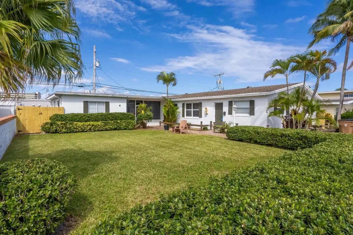 1617 SE 4th St #1, Deerfield Beach: photo 1 of 7