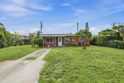 3180 NE 13th Ave, Pompano Beach: photo 1 of 13