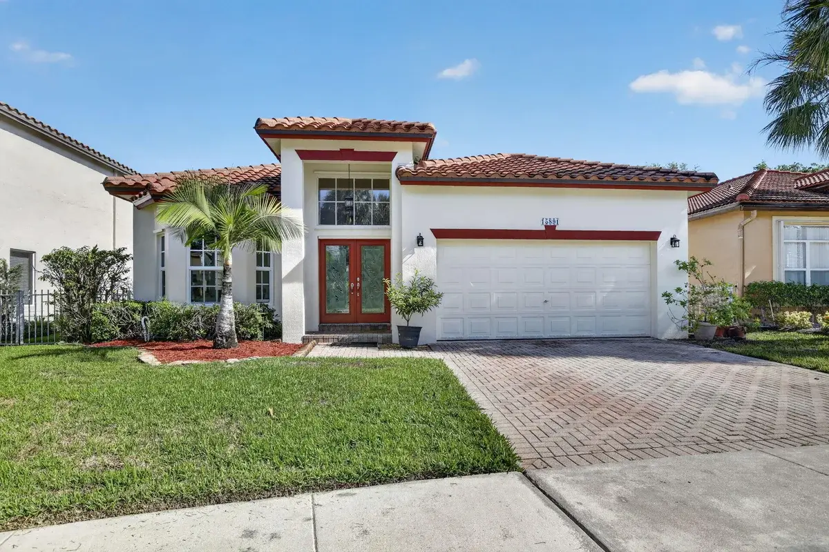 15891 SW 14th St, Pembroke Pines: photo 1 of 52