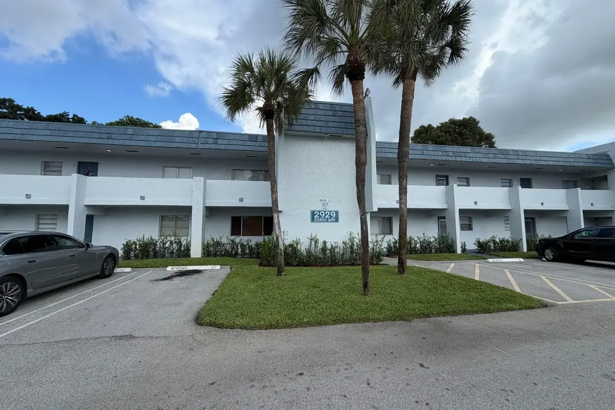 2929 Zorno Way #104, Delray Beach: photo 1 of 17