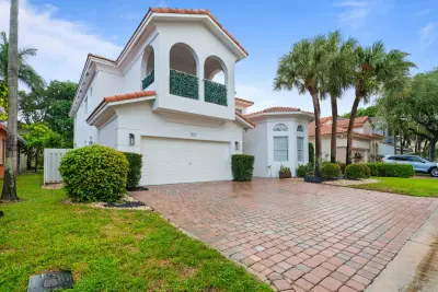 7372 NW 18th Ct, Pembroke Pines: photo 1 of 59