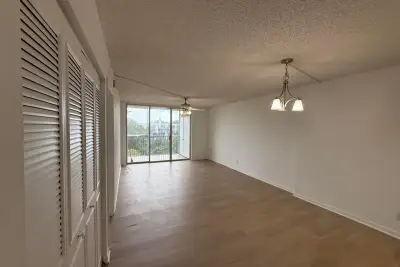 3161 NW 47th Ter #402, Lauderdale Lakes: photo 1 of 29
