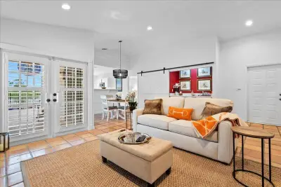 2542 Bedford Mews Dr, Wellington: photo 1 of 25