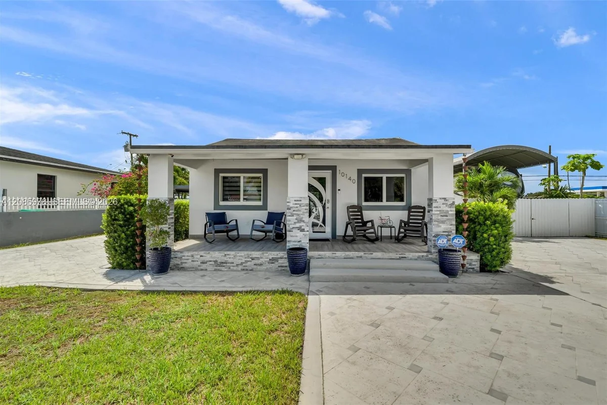 10140 NW 26th Ave, Miami: photo 1 of 61