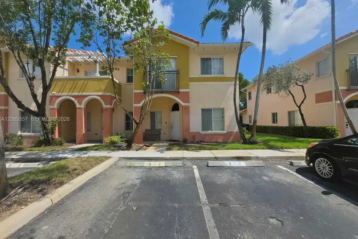 807 N Santa Catalina Cir, North Lauderdale: photo 1 of 39