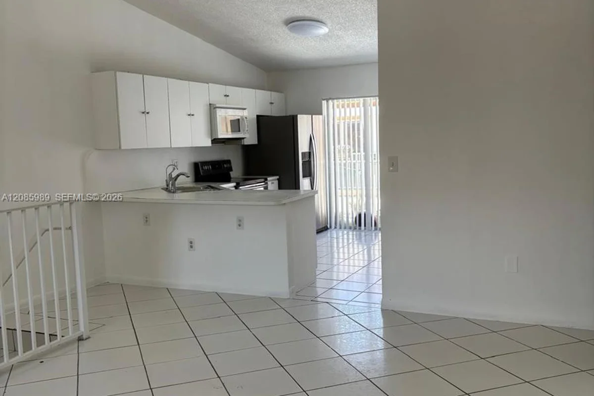 7778 W 34th Ln #20-201, Hialeah: photo 1 of 10
