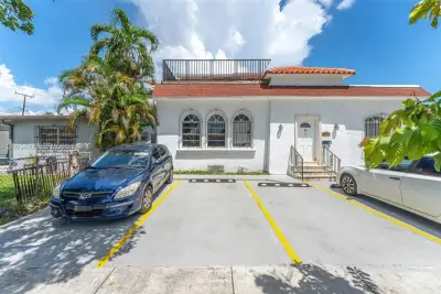 5629 SW 7th St, Miami: photo 1 of 16