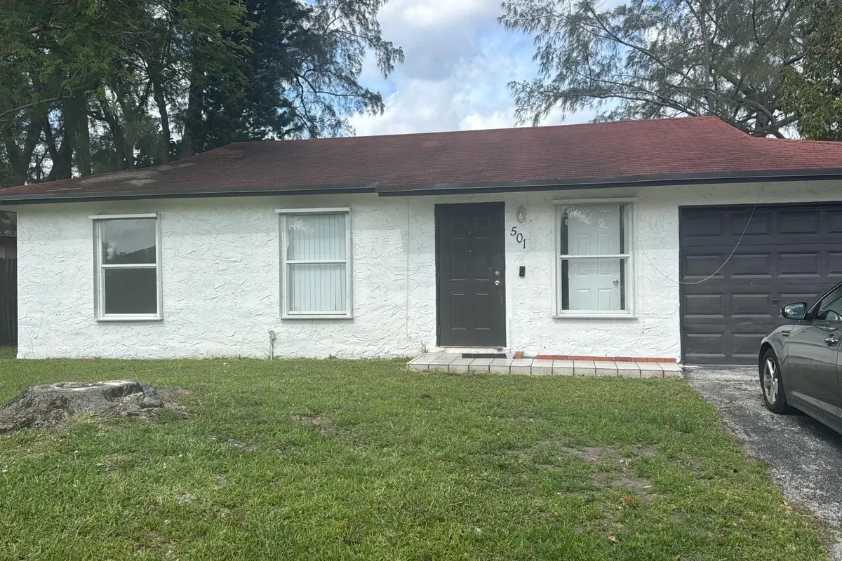 501 SW 83rd Ave, North Lauderdale: photo 1 of 23