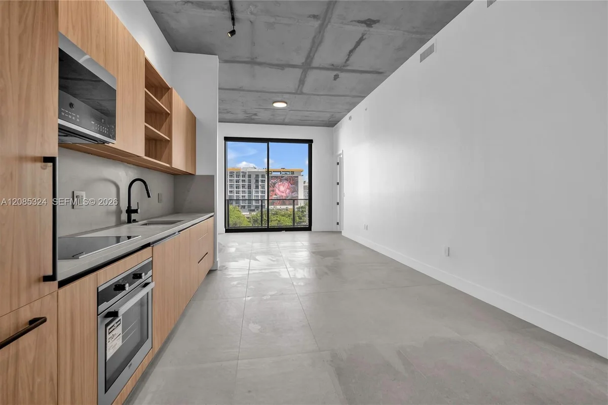 91 NW 27th St #201, Miami: photo 1 of 25