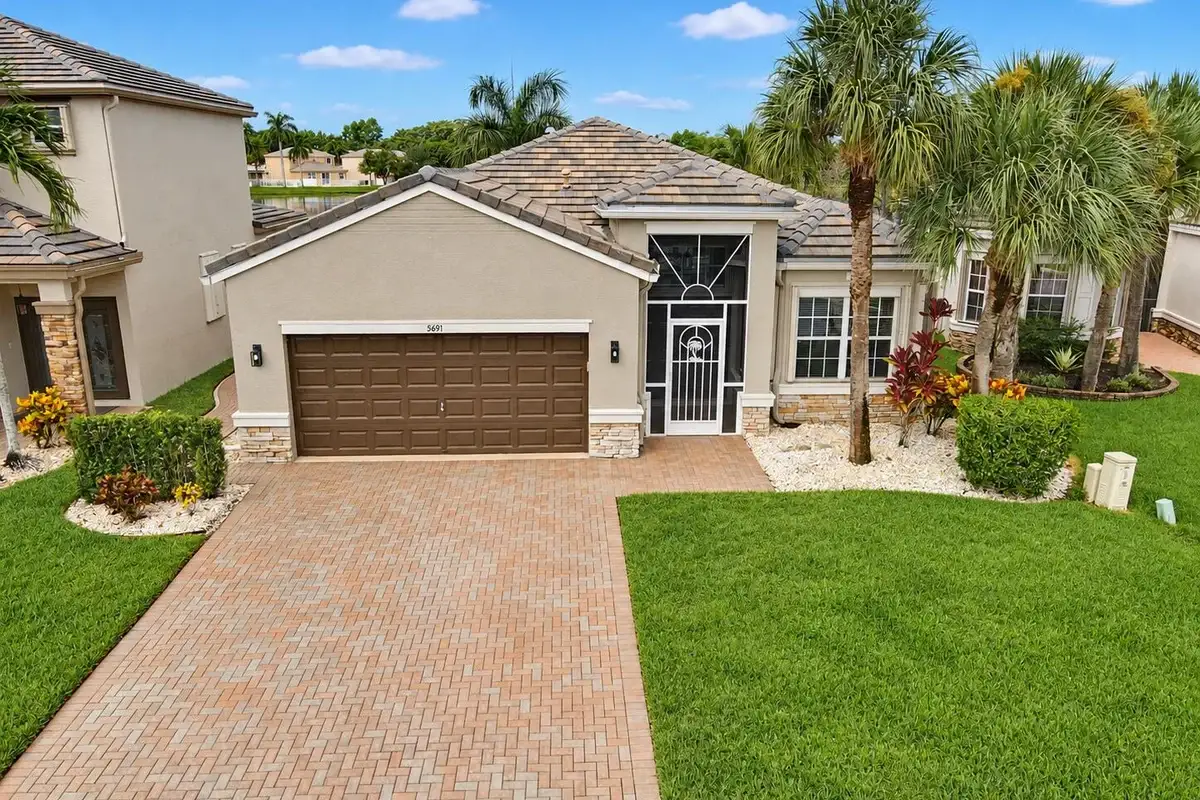 5691 Saddle Trail Ln, Lake Worth: photo 1 of 49