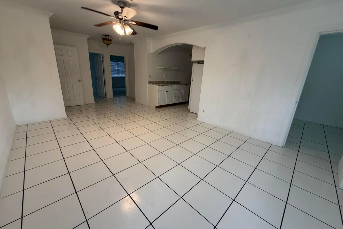 421 NE 11th St #5, Fort Lauderdale: photo 1 of 17