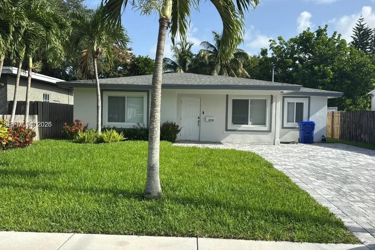 2710 Grant St, Hollywood: photo 1 of 22