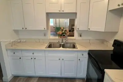 1000 NE 12th Ave #103, Hallandale Beach: photo 1 of 17