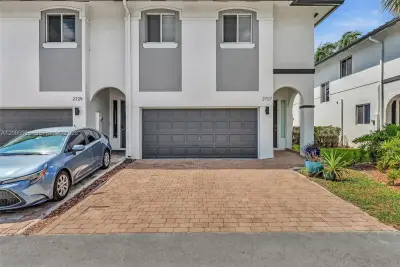 2727 Treasure Cove Cir, Dania Beach: photo 1 of 84