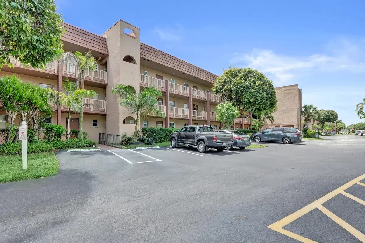 9540 Sunrise Lakes Blvd #303, Sunrise: photo 1 of 43