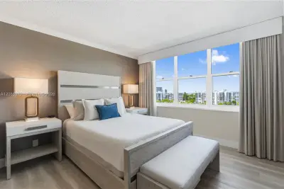 2501 S Ocean Dr #927, Hollywood: photo 1 of 25