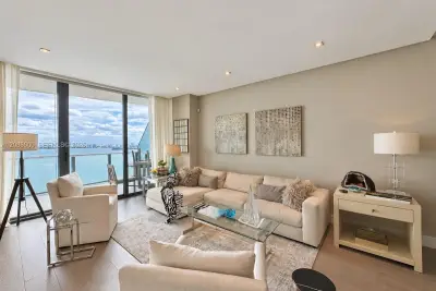 460 NE 28th St #3503, Miami: photo 1 of 14