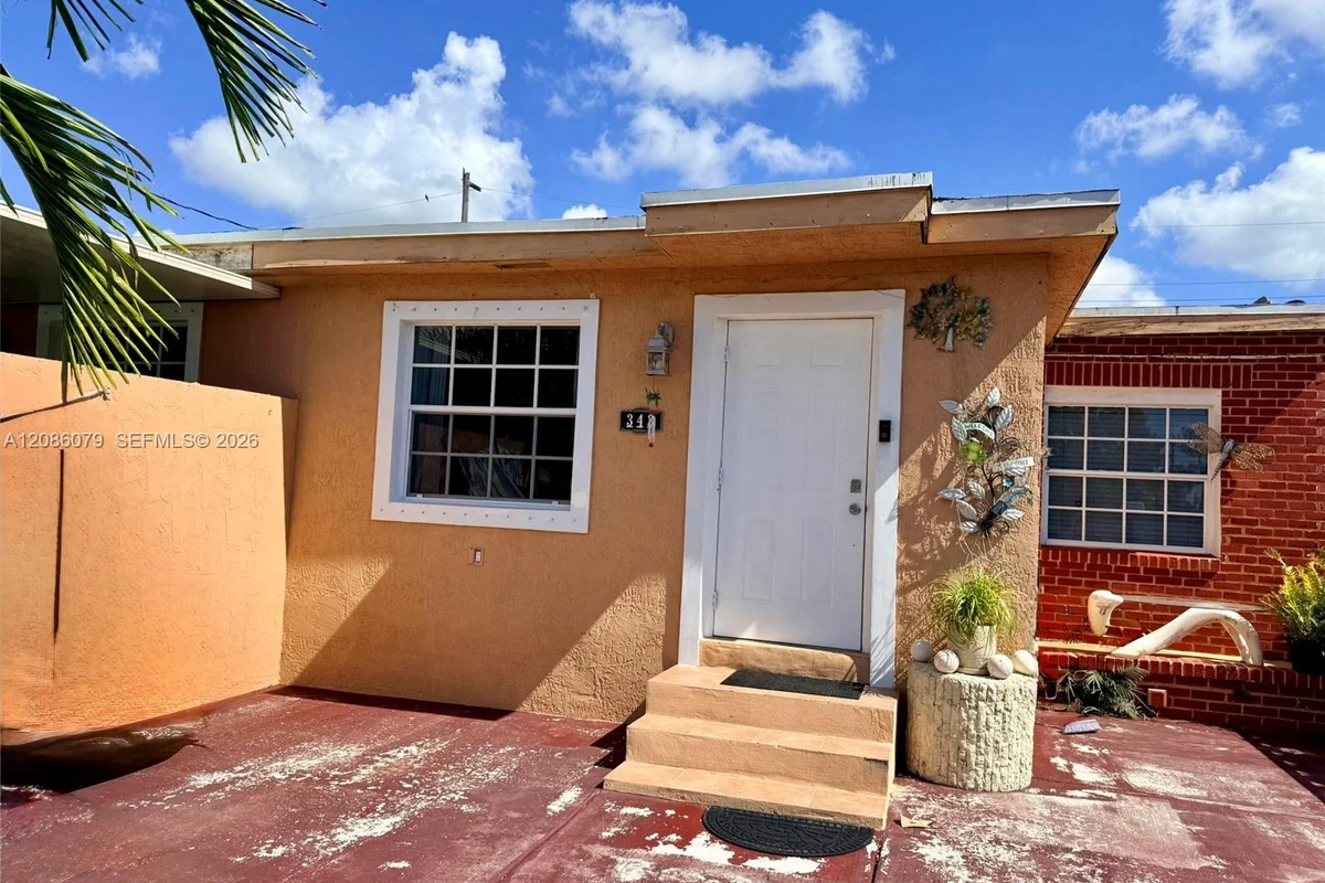 343 W 11th St, Hialeah: photo 1 of 14
