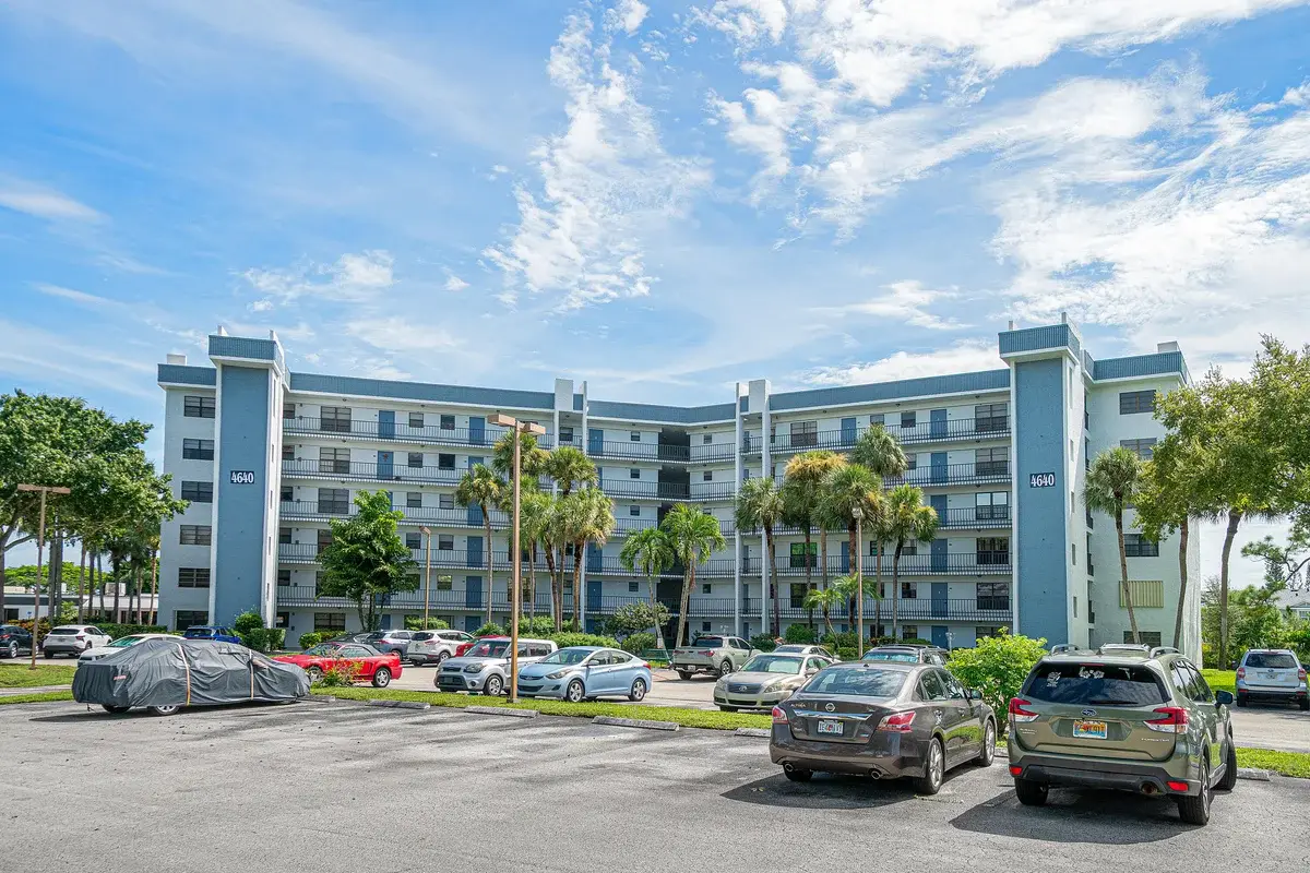4640 Lucerne Lakes Blvd W #303, Lake Worth: photo 1 of 26