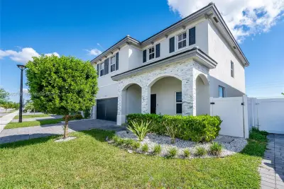 21325 SW 127th Ct, Miami: photo 1 of 26