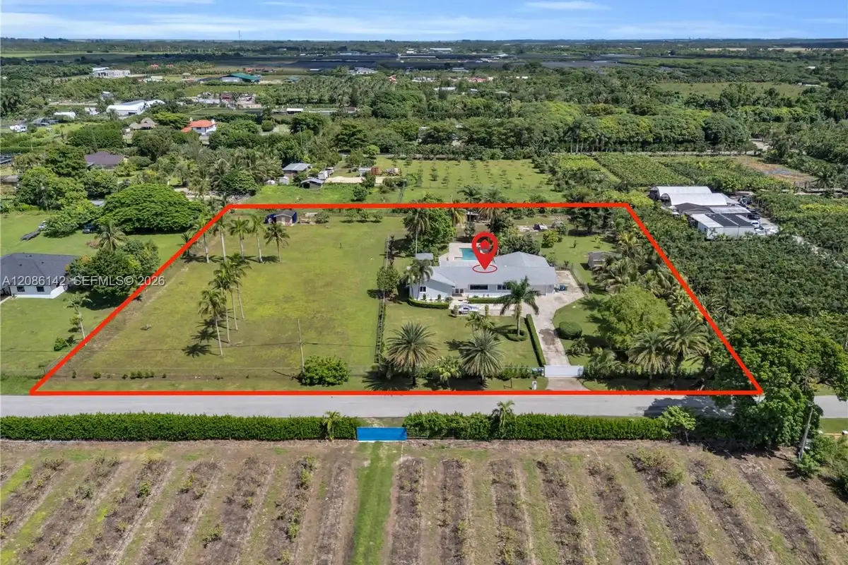 19245 SW 188th St, Miami: photo 1 of 48