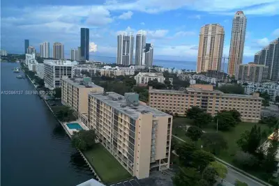 251 174 #1601, Sunny Isles Beach: photo 1 of 25