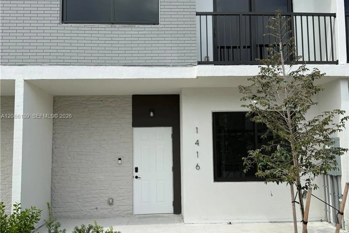 1416 NW 6th Ter, Florida City: photo 1 of 19