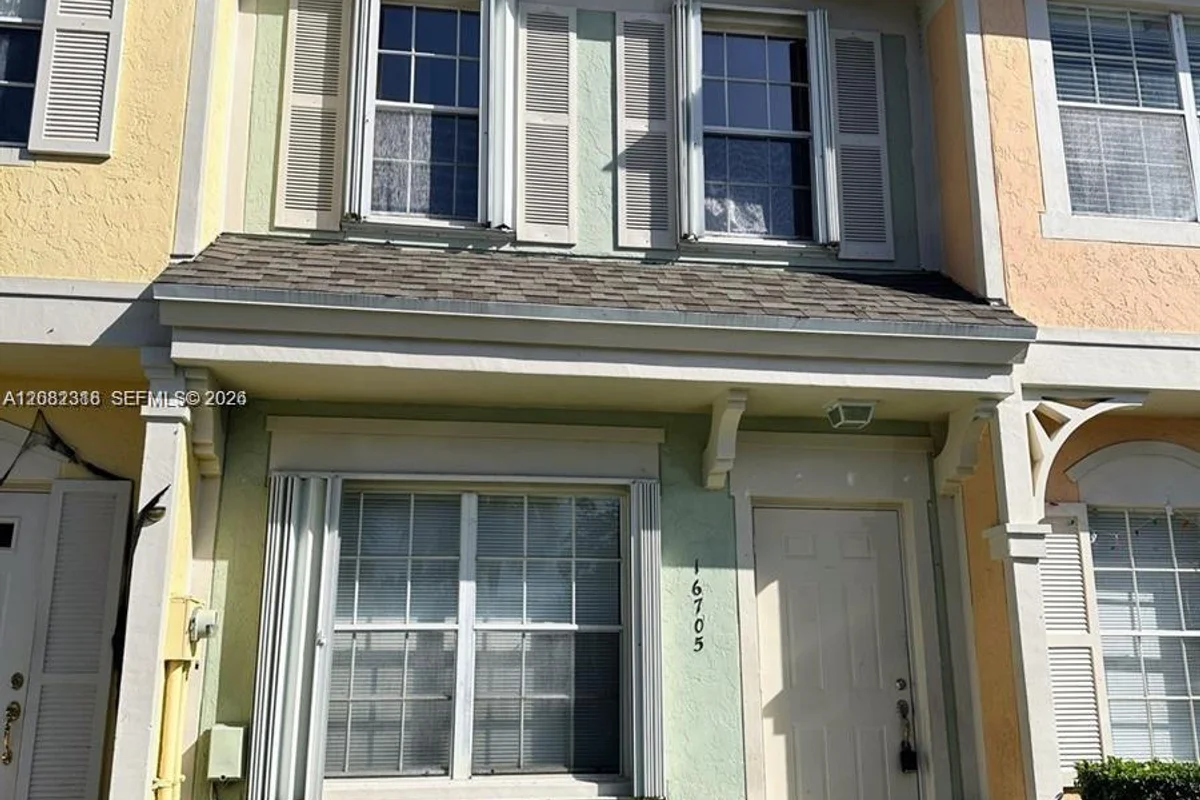 16705 Hemingway Dr, Weston: photo 1 of 17