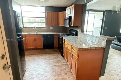 1798 NW 55th Ave #203, Lauderhill: photo 1 of 9