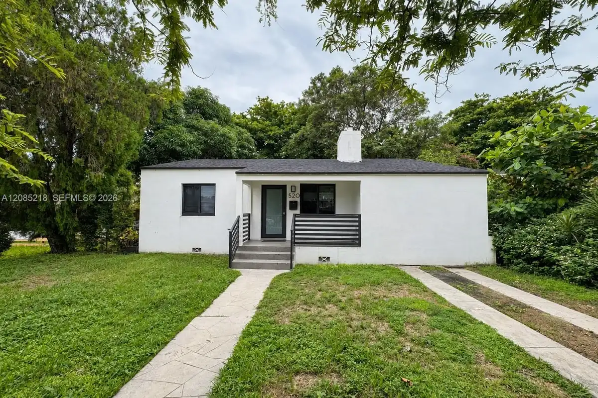 520 NW 45th St, Miami: photo 1 of 7