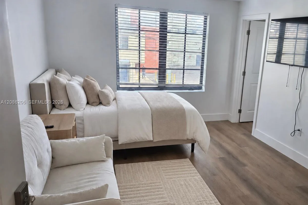 1619 Jefferson Ave #207, Miami Beach: photo 1 of 17