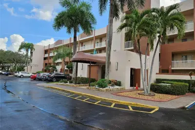 7730 Granville Dr #202, Tamarac: photo 1 of 31