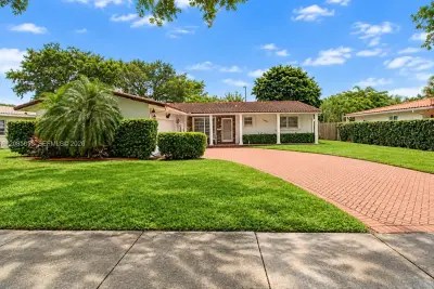 14961 Egan Ln, Miami Lakes: photo 1 of 19