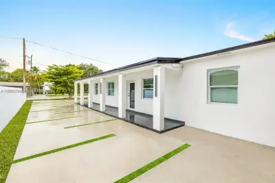 5509 NW 5th Ct, Miami: photo 1 of 9