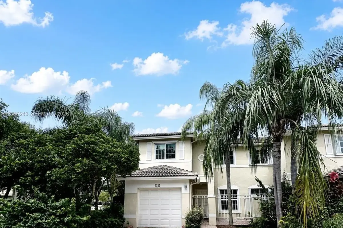 2297 NW 171st Ter, Pembroke Pines: photo 1 of 30
