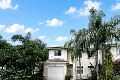 2297 NW 171st Ter, Pembroke Pines: photo 1 of 30