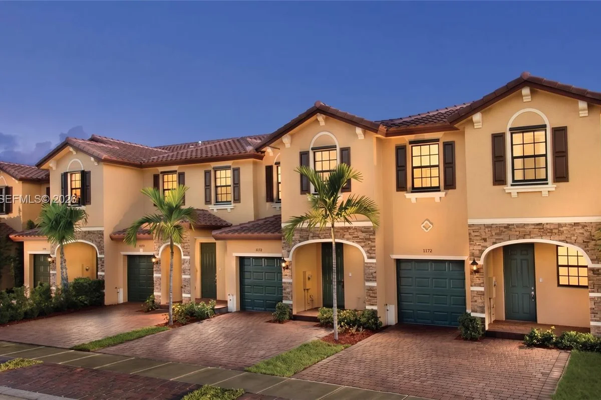 175 SE 34th Ave, Homestead: photo 1 of 25