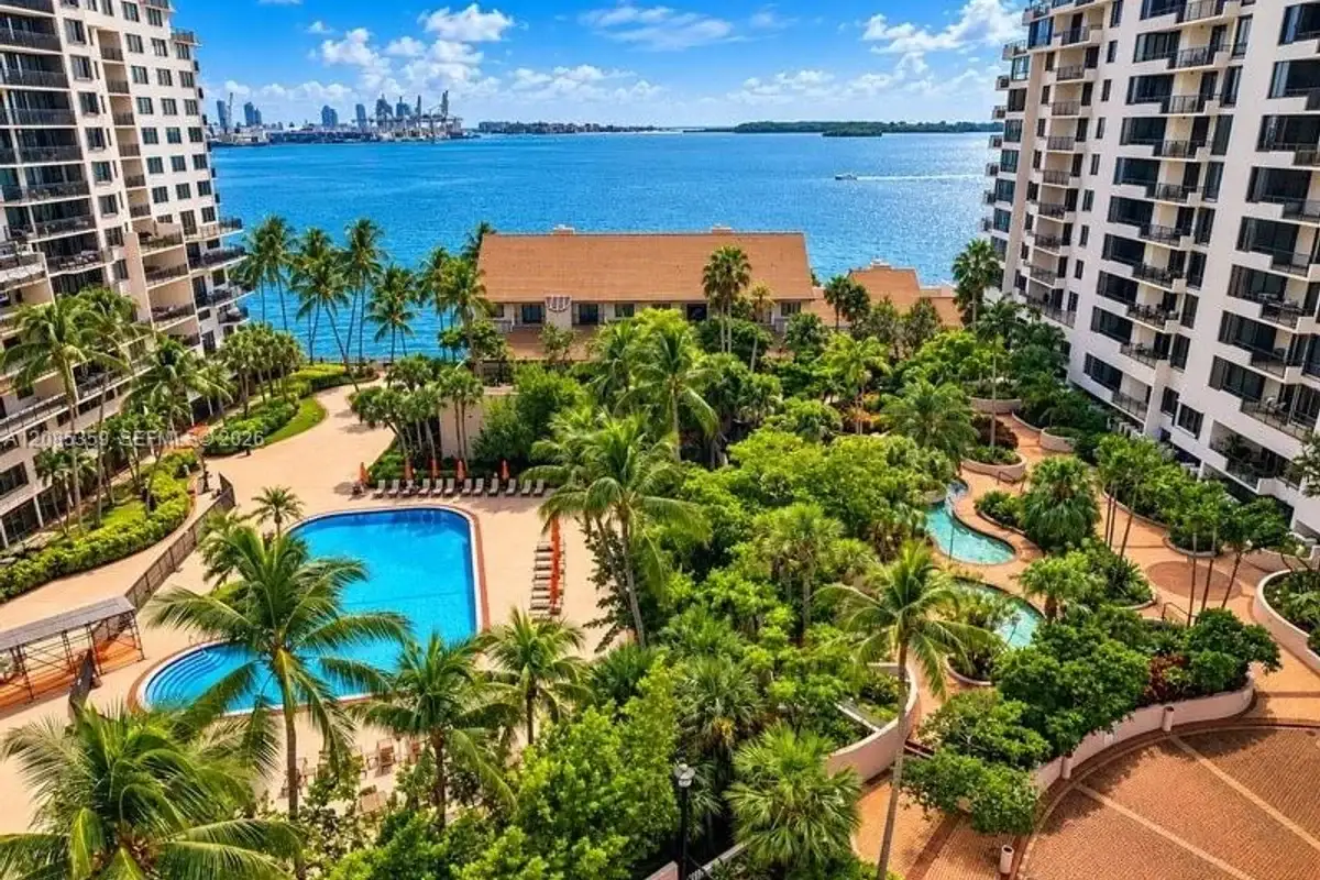 540 Brickell Key Dr #1603, Miami: photo 1 of 30
