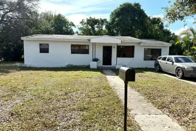 3350 NW 171 Ter, Miami Gardens: photo 1 of 16