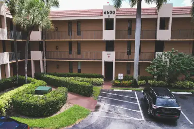 6618 Coral Lake Dr #206, Margate: photo 1 of 25