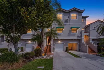 1354 NW 126th Way, Sunrise: photo 1 of 43