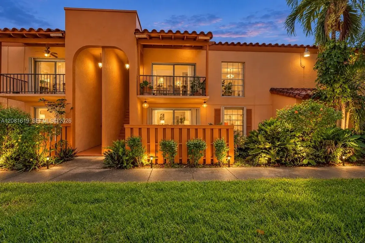 7110 Fairway Dr #L12, Miami Lakes: photo 1 of 55