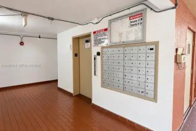 8095 NW 8th St #402, Miami: photo 1 of 16