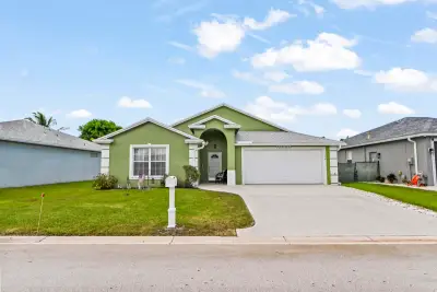 1324 Cape May Ln, West Palm Beach: photo 1 of 32