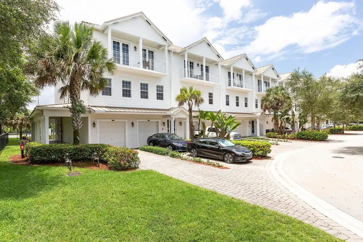 6807 Lakeside Cir N #102-1, Davie: photo 1 of 18