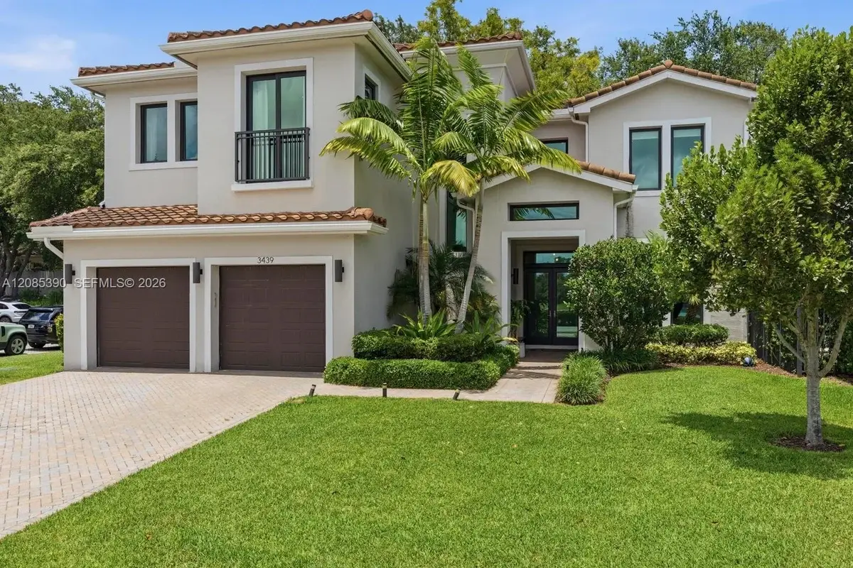 3439 N Brookfield Cir N, Hollywood: photo 1 of 64