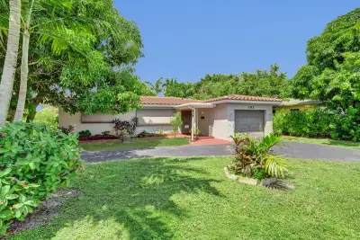 1112 S 22nd Ct, Hollywood: photo 1 of 40