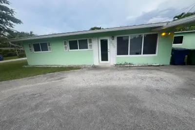 333 NW 26th Ct, Wilton Manors: photo 1 of 9