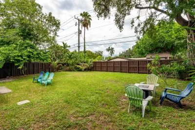 5631 Freedom St, Hollywood: photo 1 of 31