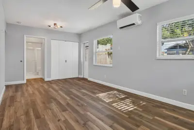 715 Green St, West Palm Beach: photo 1 of 9